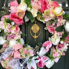 Cargar imagen en el visor de la galería, Custom Designer Handmade Pink, cream and white wreath