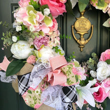 Cargar imagen en el visor de la galería, Custom Designer Handmade Pink, cream and white wreath