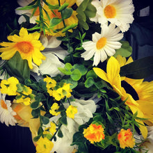 Cargar imagen en el visor de la galería, Custom Designer Handmade Yellow, green, black and cream sophisticated wreath