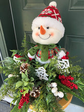 Laden Sie das Bild in den Galerie-Viewer, Sonderanfertigung Schneemann Winter / Weihnachten Herzstück