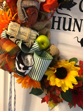 Carregar imagem no visualizador da galeria, Custom designer handmade Barn Hunting Themed Wreaths