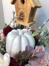 Laden Sie das Bild in den Galerie-Viewer, Custom Designer Handmade Fall Centerpiece / Table Arrangement / Table Decor.