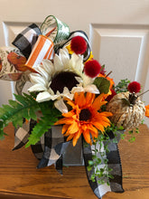 Cargar imagen en el visor de la galería, Fall centerpiece / Table Arrangement / Table Decor