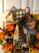 Carregar imagem no visualizador da galeria, Custom Designer Handmade Fall green classic truck wreath