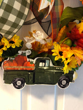 Carregar imagem no visualizador da galeria, Custom Designer Handmade Fall green classic truck wreath