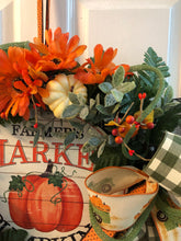 将图片加载到图库查看器，Custom Designer Handmade Farmer&#39;s Market Pumpkins Wreath