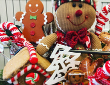 Cargar imagen en el visor de la galería, Centro de mesa de pan de jengibre de Navidad XL