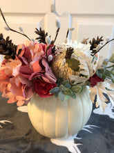 Laden Sie das Bild in den Galerie-Viewer, Custom Designer Handmade Fall Pumpkin Centerpiece / Table Arrangement / Table Decor