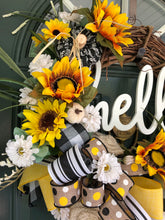 Load image into Gallery viewer, Fall Sunflower Wreath