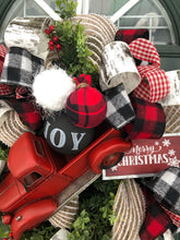 将图片加载到图库查看器，Custom designer handmade Classic Red Truck Merry Christmas Wreath