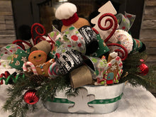 Cargar imagen en el visor de la galería, Custom Designer Handmade XL Christmas Gingerbread Centerpiece