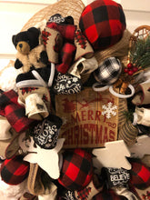 Cargar imagen en el visor de la galería, Custom designer handmade Merry Christmas Wreath