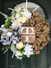 Cargar imagen en el visor de la galería, Custom designer handmade Monogram Burlap Wreath