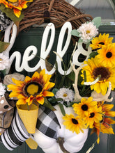 Load image into Gallery viewer, Fall Sunflower Wreath