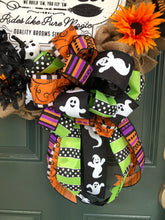 Cargar imagen en el visor de la galería, Custom Designer Handmade Salem Broom Company Halloween Wreath