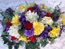 Cargar imagen en el visor de la galería, Custom designer handmade Headstone Saddle Floral Arrangements