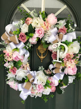 将图片加载到图库查看器，Custom designer handmade Monogrammed Spring / Summer Wreath