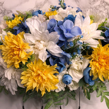 Cargar imagen en el visor de la galería, Custom designer handmade Headstone Saddle Floral Arrangements