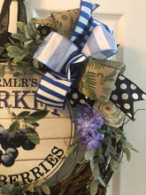 Cargar imagen en el visor de la galería, Custom Designer Handmade Farmer&#39;s Market Blueberries Wreath