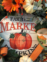 Cargar imagen en el visor de la galería, Custom Designer Handmade Farmer&#39;s Market Pumpkins Wreath