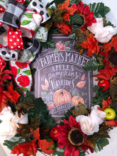 Cargar imagen en el visor de la galería, Custom Designer Handmade Farmer&#39;s Market Fall Wreath