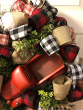 将图片加载到图库查看器，Custom designer handmade Classic Red Truck Merry Christmas Wreath