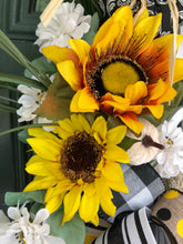 Load image into Gallery viewer, Fall Sunflower Wreath