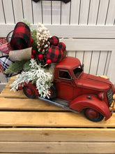 Laden Sie das Bild in den Galerie-Viewer, Custom Designer Handmade Classic Red Truck Christmas centerpiece / Table Arrangement / Table Decor