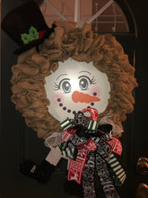 Laden Sie das Bild in den Galerie-Viewer, Custom Designer Handmade Frosty The Snowman Christmas Wreath