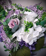 将图片加载到图库查看器，Custom Designer Handmade  Lavender and white floral globe centerpiece / Table Arrangement / Table Decor