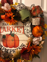 Cargar imagen en el visor de la galería, Custom Designer Handmade Farmer&#39;s Market Pumpkins Wreath