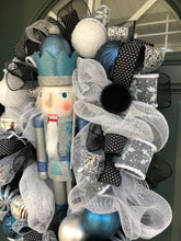 Laden Sie das Bild in den Galerie-Viewer, Custom designer handmade NUTCRACKER Wreath