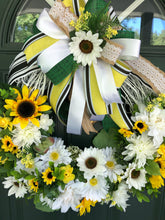 Laden Sie das Bild in den Galerie-Viewer, Custom Designer Handmade Soft white, yellow and green floral wreath