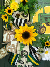 Carregar imagem no visualizador da galeria, Custom Designer Handmade John Deere wreath