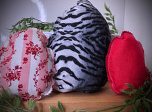 Laden Sie das Bild in den Galerie-Viewer, Custom Designer Handmade Plush Farmhouse Eggs and Hearts