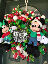 Laden Sie das Bild in den Galerie-Viewer, XL Mickey und Minnie Frohe Weihnachten Kranz