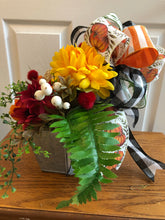 Load image into Gallery viewer, Fall centerpiece / Table Arrangement / Table Decor