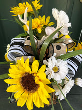 Cargar imagen en el visor de la galería, Centro de mesa de girasol de otoño