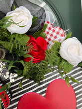 Load image into Gallery viewer, Valentines Day Wreath