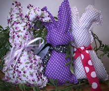 Carregar imagem no visualizador da galeria, Custom Designer Handmade Spring / Summer Plush Farmhouse Bunnies