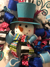 Cargar imagen en el visor de la galería, Custom Designer Handmade Snowman Wreath