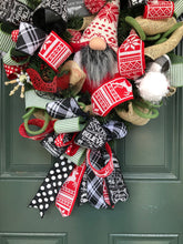 Carregar imagem no visualizador da galeria, Custom Designer Handmade Scandinavian Christmas Gnome Wreath