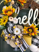 Load image into Gallery viewer, Fall Sunflower Wreath