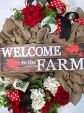 Carregar imagem no visualizador da galeria, Custom Designer Handmade Welcome to the Farm Wreath