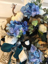 Carregar imagem no visualizador da galeria, Custom designer handmade Blue, teal, black, white and burlap fall wreath