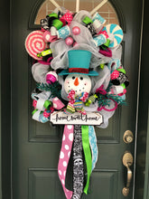 Cargar imagen en el visor de la galería, Custom Designer Handmade Christmas Snowman Wreath