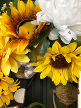 Load image into Gallery viewer, Fall Sunflower Wreath