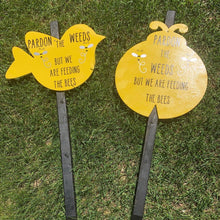 将图片加载到图库查看器，Custom Designer Handmade Feeding The Bees Yard Sign